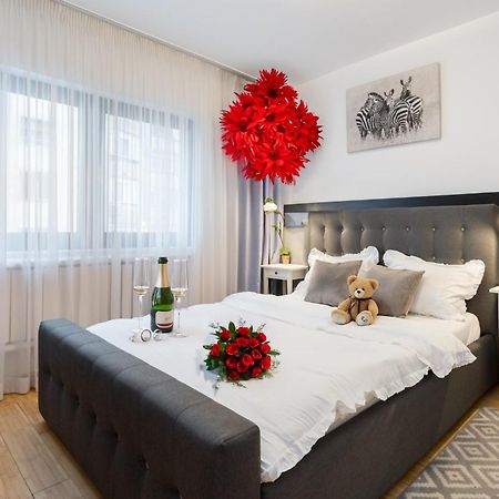 Happy Bubble I Timpuri Noi 1Br Apt 4 Ppl Boekarest Buitenkant foto