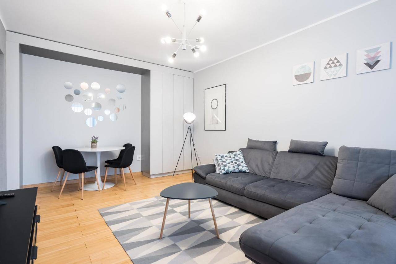 Happy Bubble I Timpuri Noi 1Br Apt 4 Ppl Boekarest Buitenkant foto
