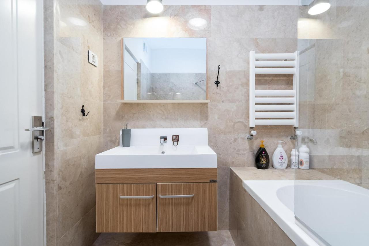 Happy Bubble I Timpuri Noi 1Br Apt 4 Ppl Boekarest Buitenkant foto