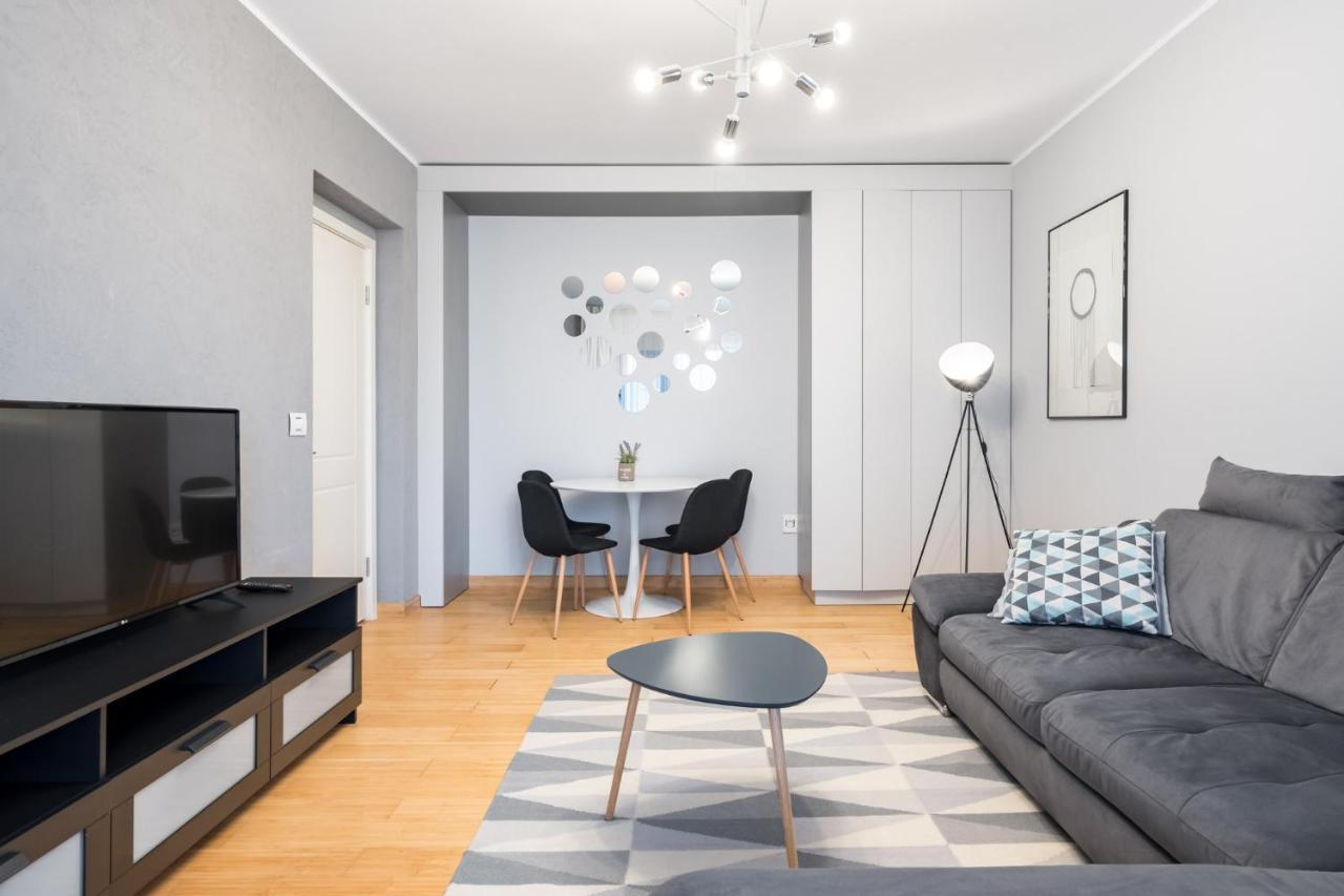 Happy Bubble I Timpuri Noi 1Br Apt 4 Ppl Boekarest Buitenkant foto