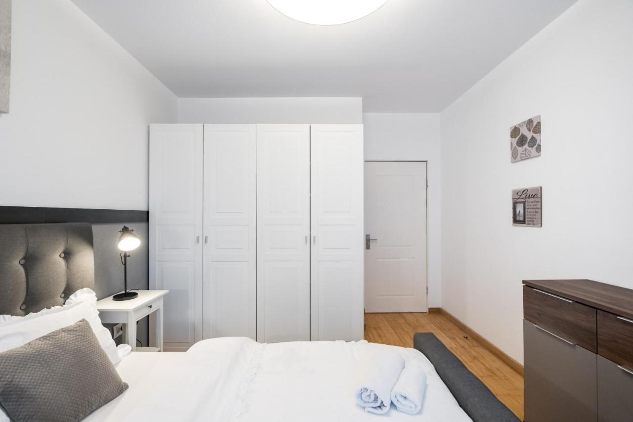 Happy Bubble I Timpuri Noi 1Br Apt 4 Ppl Boekarest Buitenkant foto